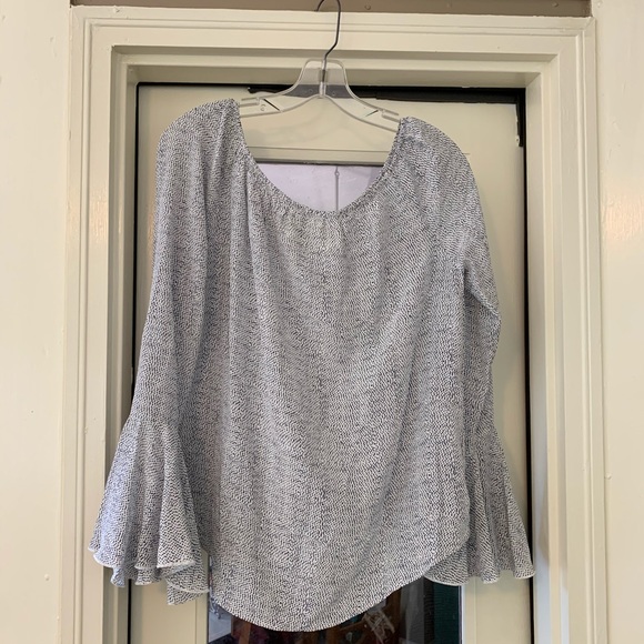 Stone Cold Fox Silk Top - Picture 3 of 9